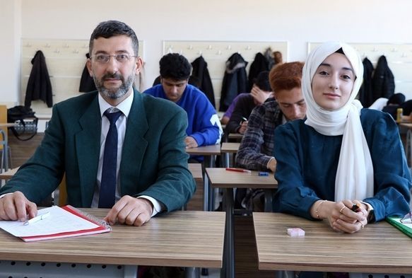 Baba Ve Kz Ayn Snfta