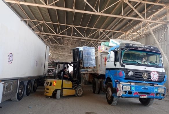 Mısır’dan Gazze’ye 102 yardım tırı geçiş yaptı