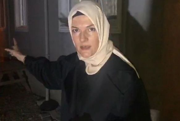Eve giren hırsızlar, kadına kapıyı açmadı
