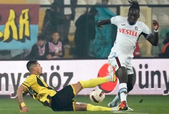 İstanbulspor Sahadan Çekildi!