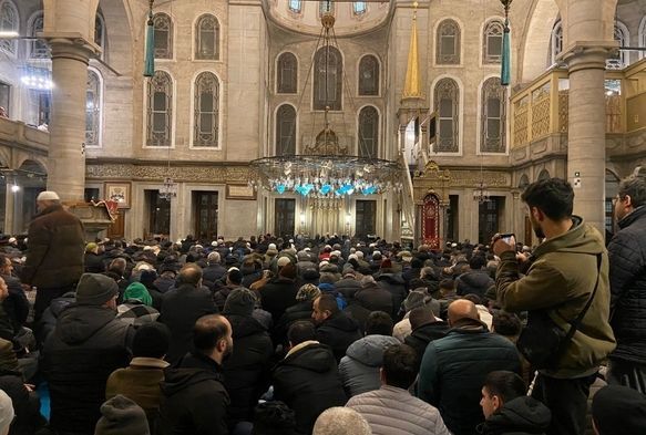 Şehitler için camilerde dua edildi