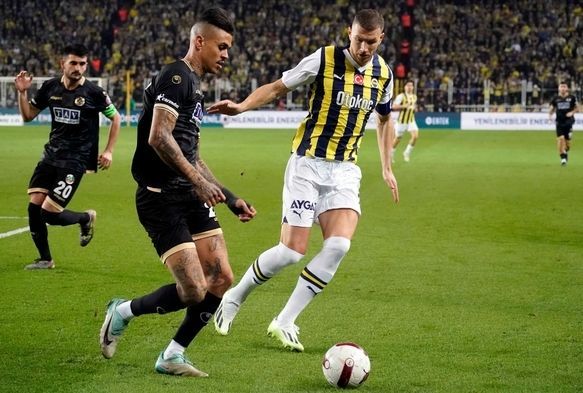 Fenerbahçe, evinde 4. kez puan kaybetti