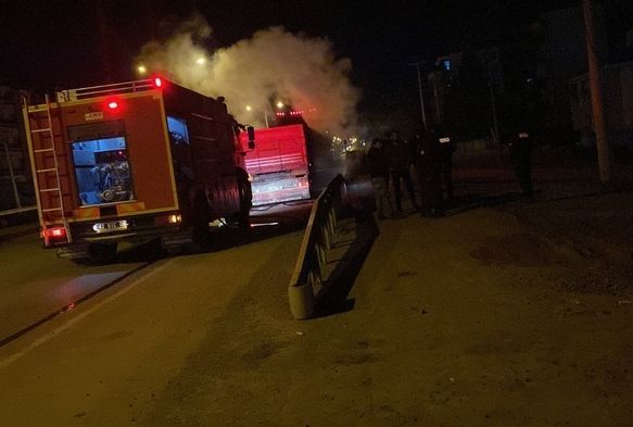 Balataları Isınan Tır Yanmaktan Kurtarıldı