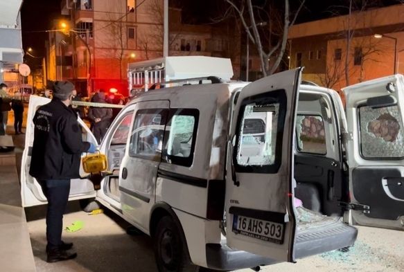 Kurşun Yağdırılan Otomobilden Sağ ıkt&#