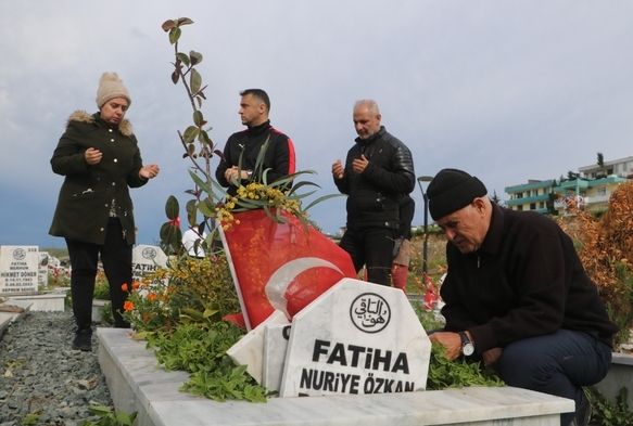 Mezarlıklarda Hznl Bayram Ziyareti