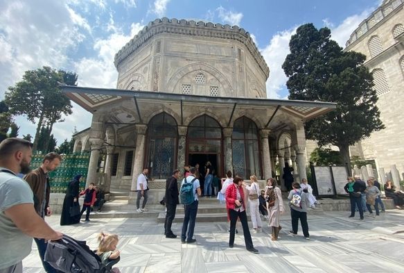 Hac Kurası İin Bu trbeye Ziyaret!