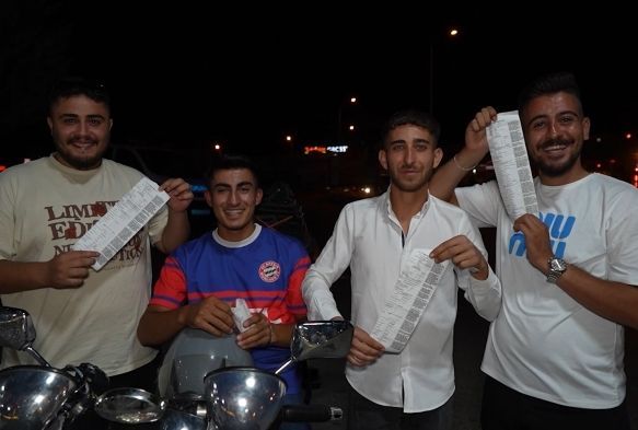 Ceza Makbuzlarıyla Poz Verdiler