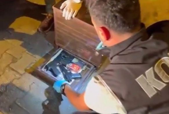 Özel Bölmede Silah Ele Geçirildi