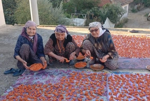 90 yaşındaki üç kadından uzun ömrün sırrı