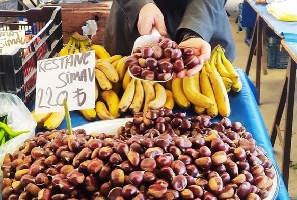 Simav Kestanesi pazarın gözdesi
