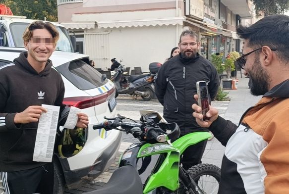 Ceza Makbuzuyla Fotoğraf ektirdi