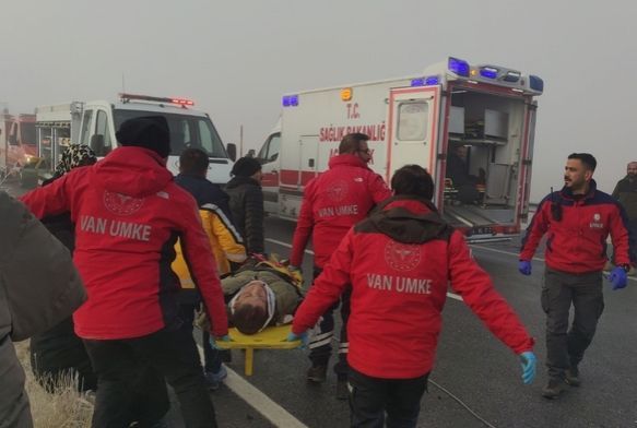 Van'da Zincirleme Kaza!