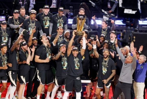 NBA Kupası'nın sahibi: Bucks
