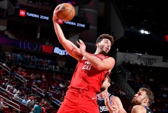 Alperen Şengün double double yaptı