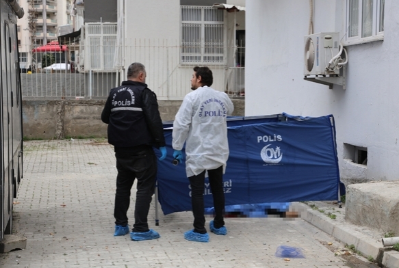 13. kattan düşen kadın hayatını kaybetti