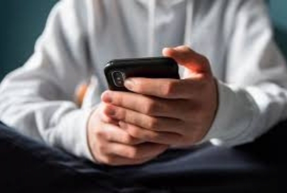 Önce şantaja boyun eğdi, sonra polise başvurdu