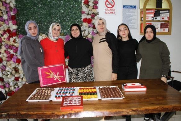 Kadınlardan doğal çikolata üretimi..