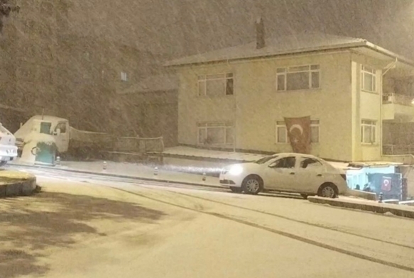 İstanbul Karla Uyandı