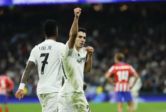 Real Madrid, derbiyi kazanarak avantaj yakalad