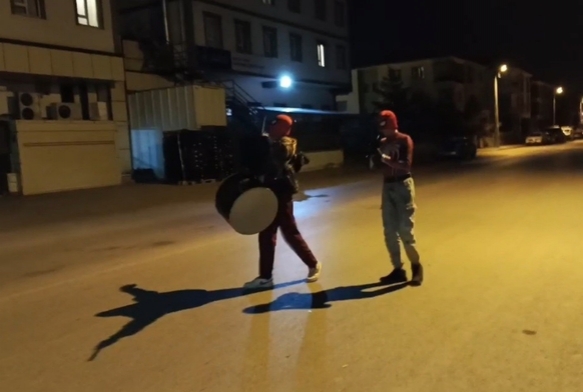 rmcek Adamlar Sahura Kaldrd!