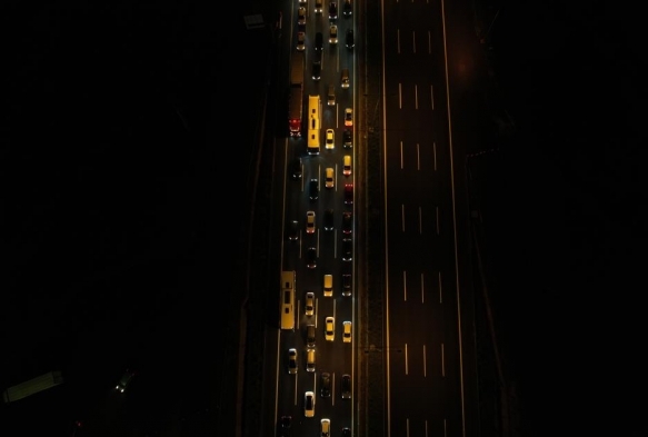 Otoyollarn kesiim noktasnda trafik durdu