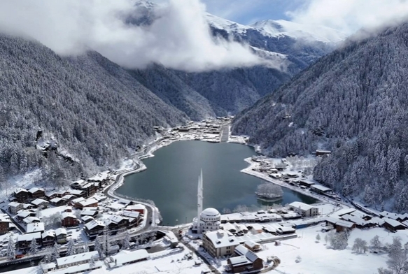 Uzungl nisan aynda karla kapland