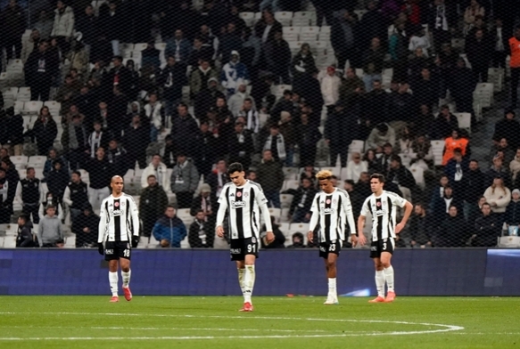 Solskjaer siyahla beyaz gibi