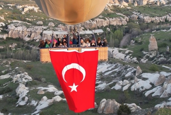 23 Nisan kutlamalar gkyznde balad