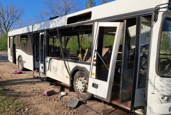 Sivilleri tayan otobs vurdu: 9 l