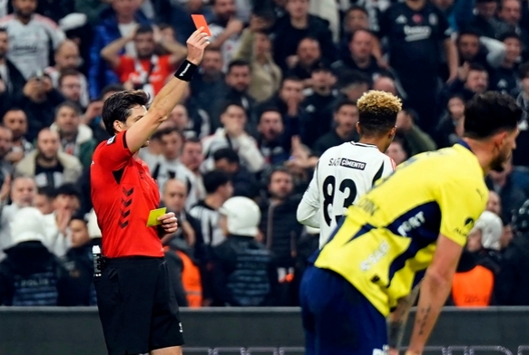 Beşiktaş, Fenerbahçe maçlarında çok kızarıyor