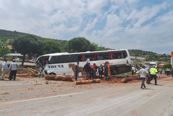 Çanakkale'de otobüs kazası: 6 ölü