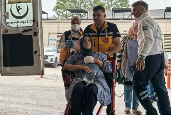 Elini makineye kaptıran işçi yaralandı