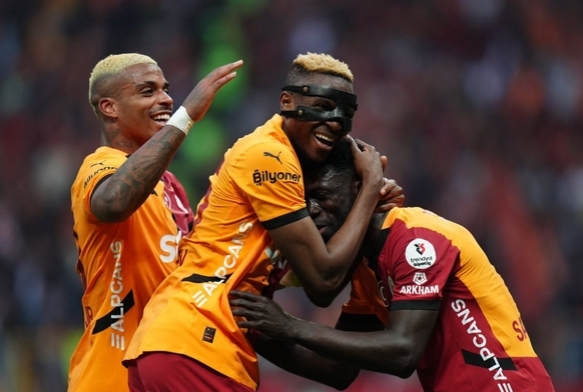 Üst üste 3. şampiyonluk