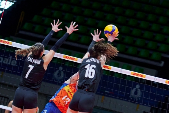 A Milli Kadn Voleybol Takm'ndan rahat galibiyet