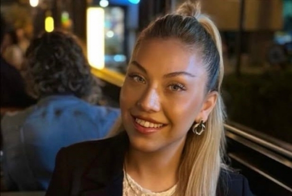 Sokak ortasnda 12 yerinden bakland