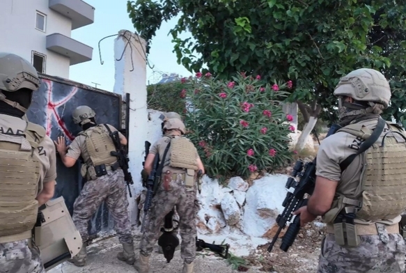 Mersin'de fuhu operasyonu!