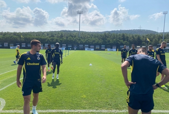 Fenerbahçe, Feyenoord maçı hazırlıklarını tamamladı