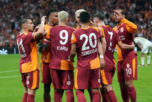 Galatasaray ligdeki yenilmezlik serisini 14'e kard