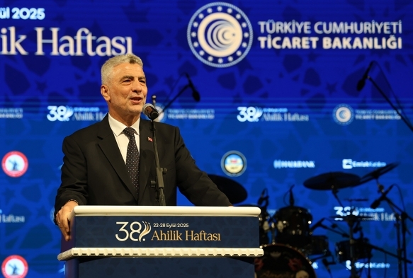 Bakan Bolattan esnafa mjde: 100 milyon lira kredi pazartesi gnderil