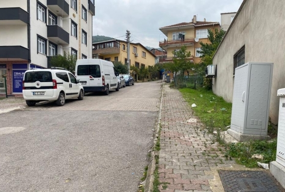 Eini boazndan baklayarak ar yaralad