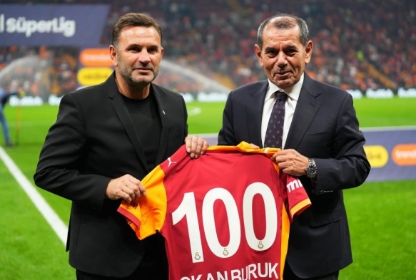 Okan Buruk'a 100. galibiyet plaketi verildi