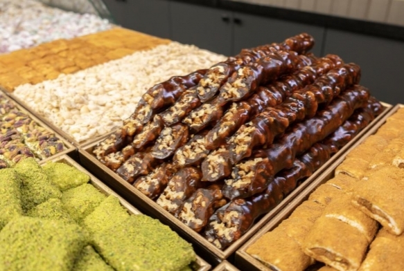 Havalar soudu, cevizli pekmezli sucuk satlar artt