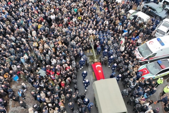 Kayserili binler, ehidini uurlad