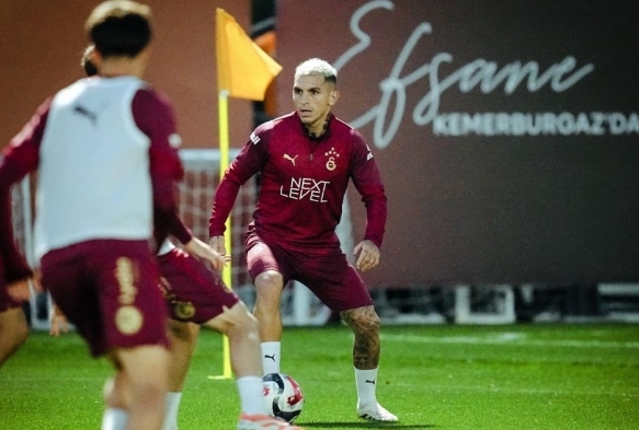 Galatasaray, Genlerbirlii ma hazrlklarn srdrd