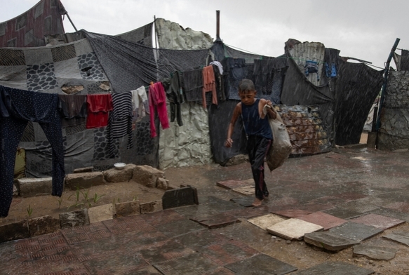 Gazze'de youn ya nedeniyle adrlar su bast