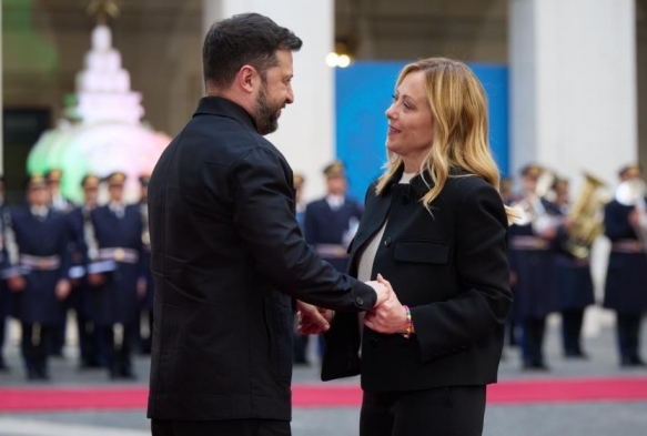 Zelenskiy, talya Babakan Meloni ile bir araya geldi