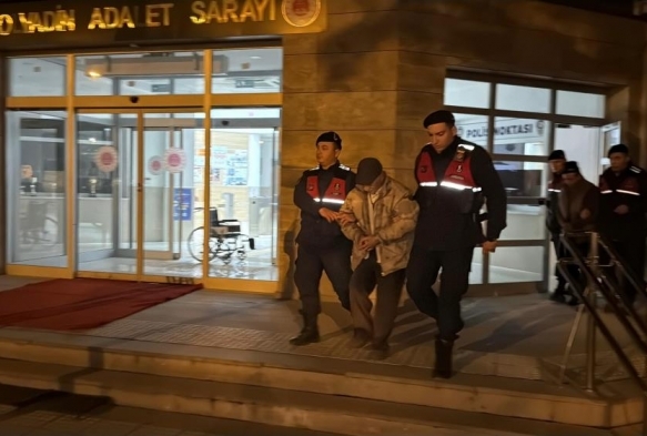 Dehete dren olayda baba ve olu tutukland