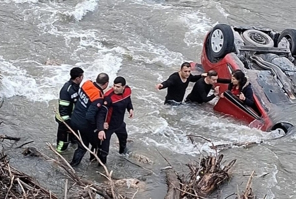 Anne-k�z� ekipler kurtard�!